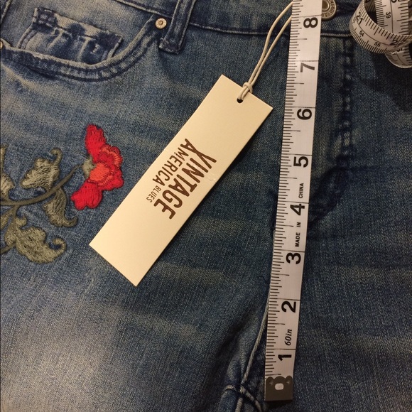 Size 4! Last pair! Embroidered Boyfriend - Picture 8 of 8